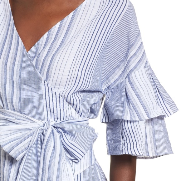 SOCIALITE Tier Sleeve Wrap Top - Picture 4 of 8